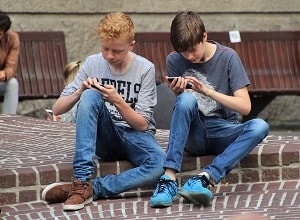 mladina in mobilni telefoni