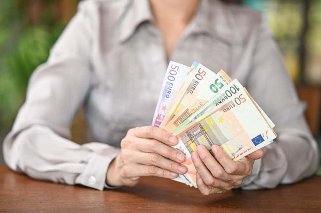 Uporaba depozitnih računov za varčevanje Uporaba depozitnih računov za varčevanje